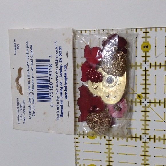 5/$15 Victorian Inspirations Button Embellishments - Picture 3 of 4